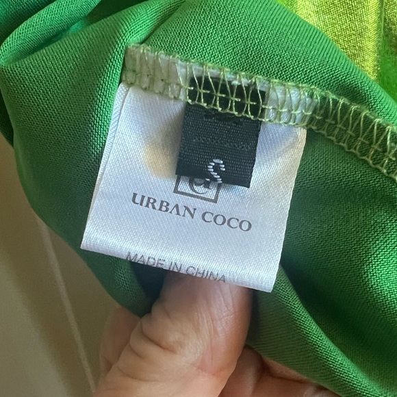 Metallic Green Flare Pleated Mini Skater Skirt. Size Small - Picture 7 of 8